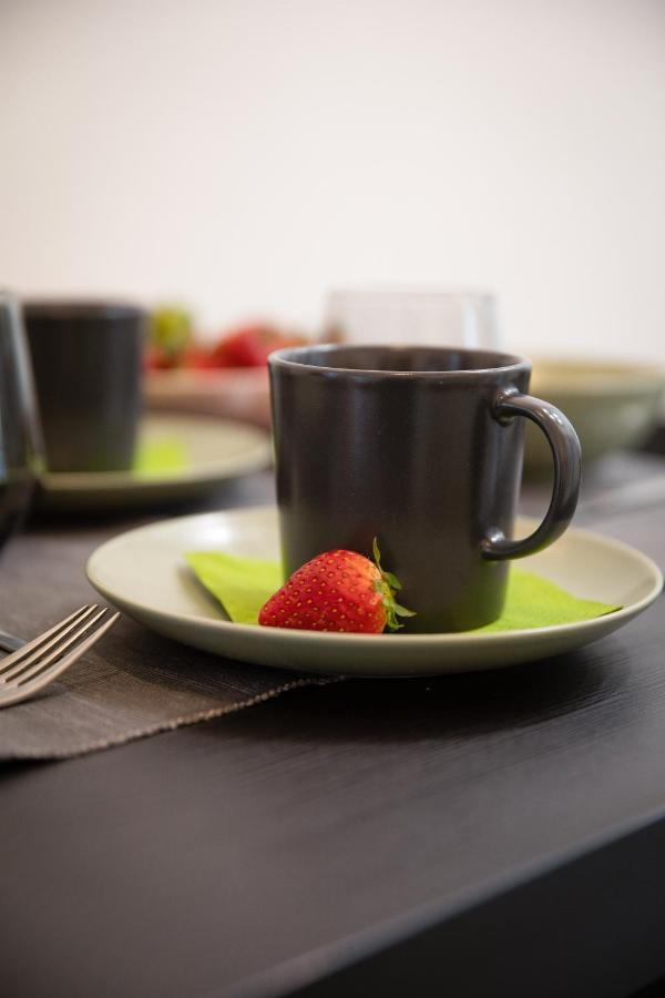 Calefati Up Apartment Бари Екстериор снимка