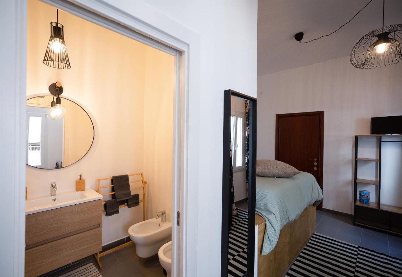 Calefati Up Apartment Бари Екстериор снимка