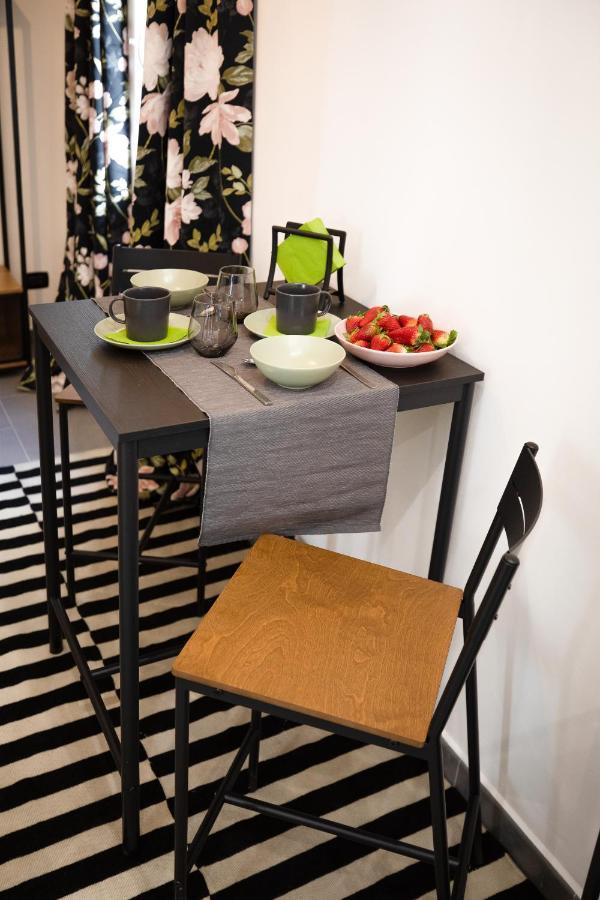 Calefati Up Apartment Бари Екстериор снимка
