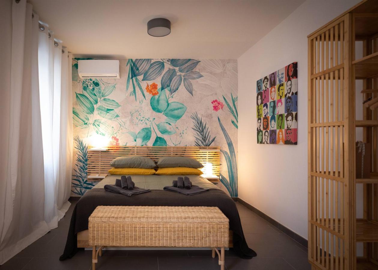 Calefati Up Apartment Бари Екстериор снимка